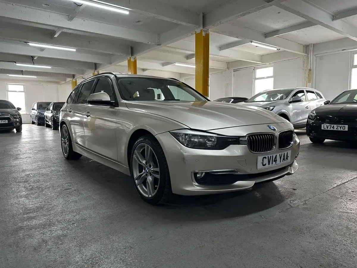 Used BMW 318 Luxury Line 2014 Silver Estate