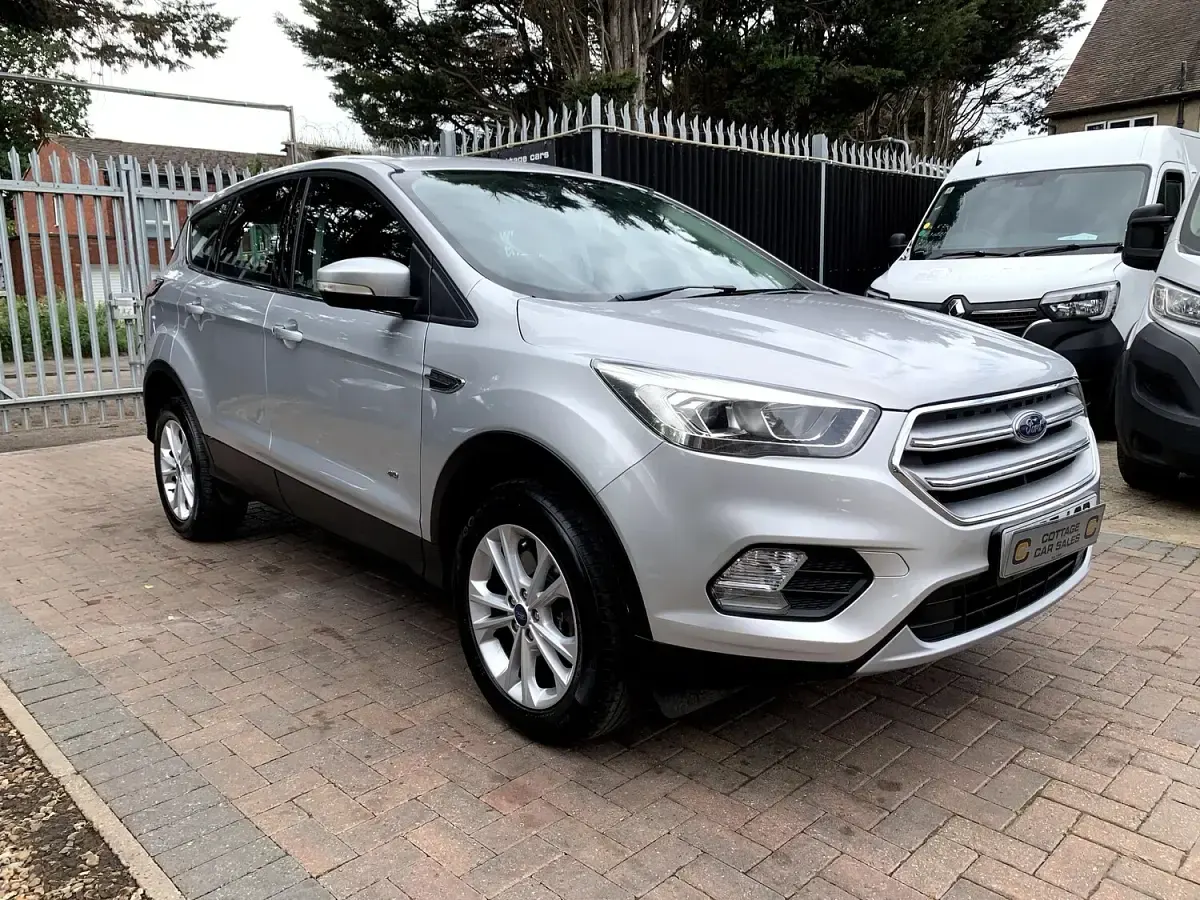 Used Ford Kuga Titanium 182 HP (133 kW) 2017 Silver SUV