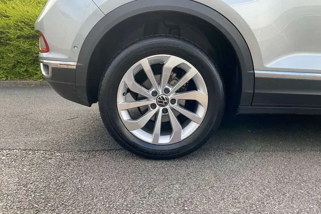 Used VW T-Roc Style 150 HP (110 kW) 2025 Silver SUV