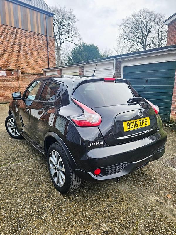 Used Nissan Juke Tekna 115 HP (84 kW) 2016 Black SUV