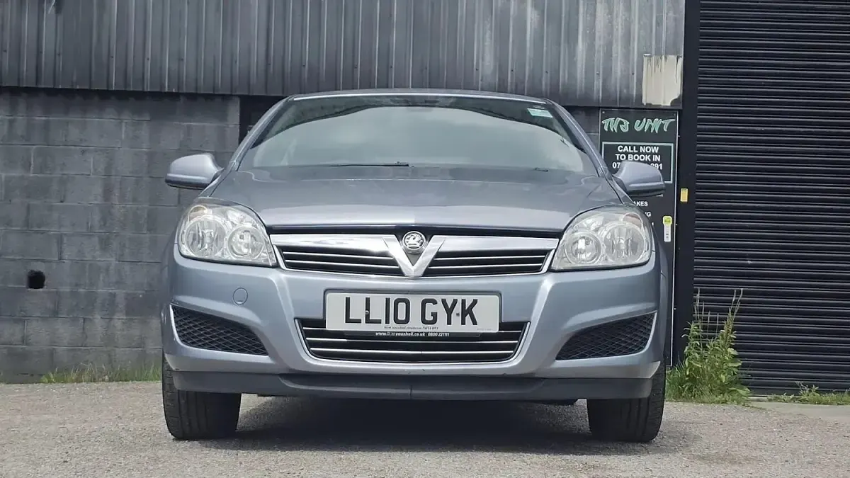Used Vauxhall Astra Active 2010 Silver Hatchback