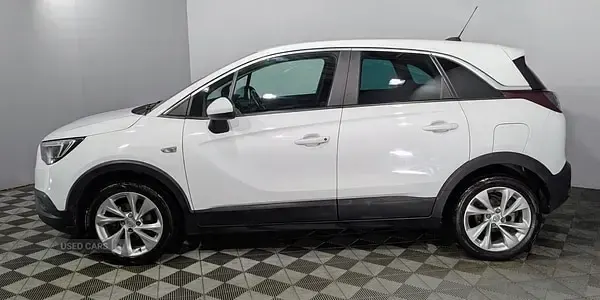 Used Vauxhall Crossland X S 110 HP (80 kW) 2019 White SUV