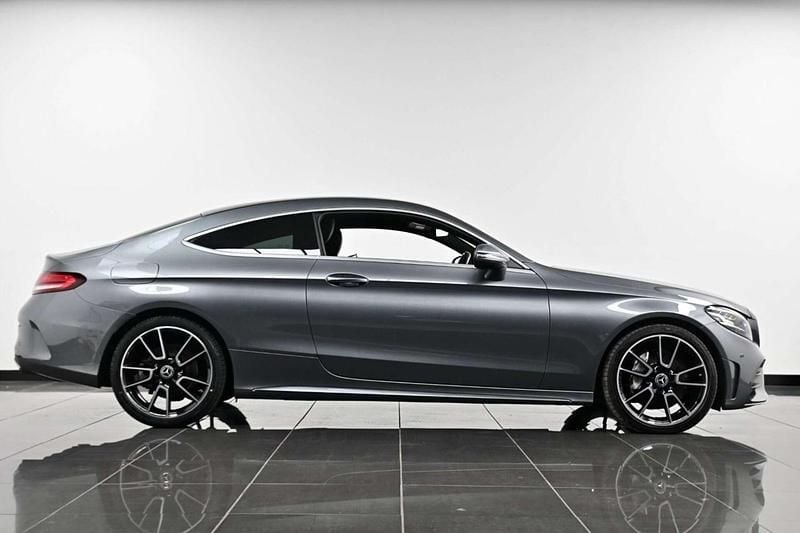 Begagnad Mercedes C220 AMG line 2019 Grå Sportkupé