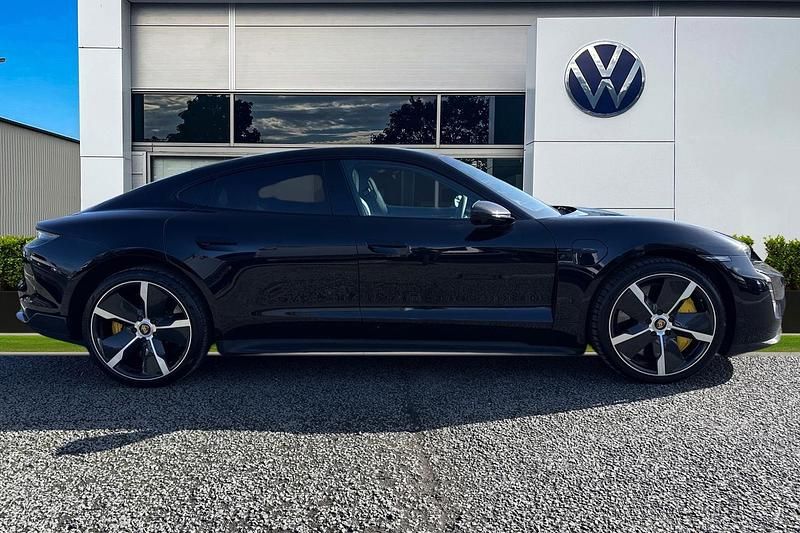 Usado Porsche Taycan Performance Package 559 kW (761 HP) 2021 Preto Sedan