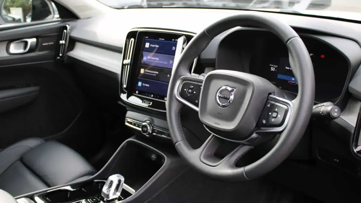 Used Volvo XC40 Ultimate 197 HP (144 kW) 2024 White SUV