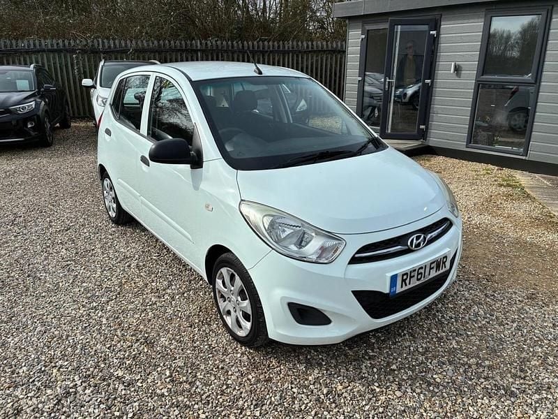 Used Hyundai i10 Classic 85 HP (62 kW) 2012 White Hatchback