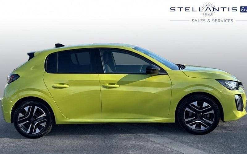 Used Peugeot 208 Allure 101 HP (74 kW) 2025 Hatchback