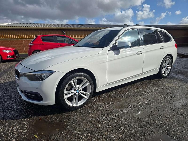 Begagnad BMW 320 Sport Line 2015 Vit Kombi