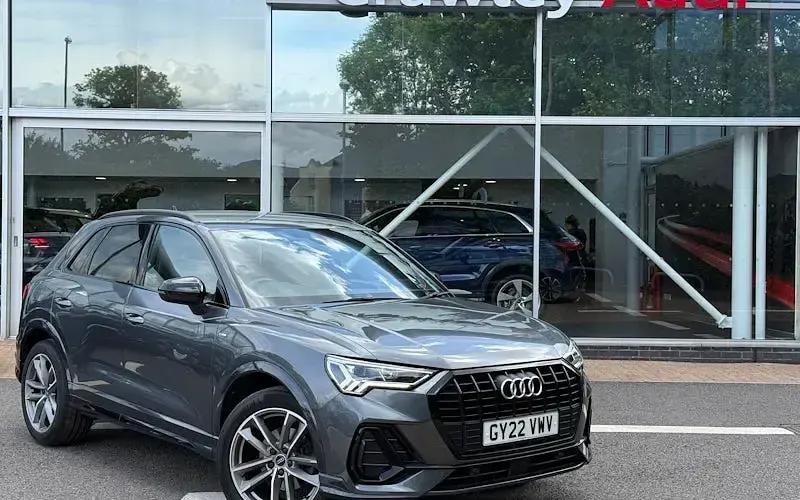 Usado Audi Q3 Black Edition 150 HP (110 kW) 2023 SUV
