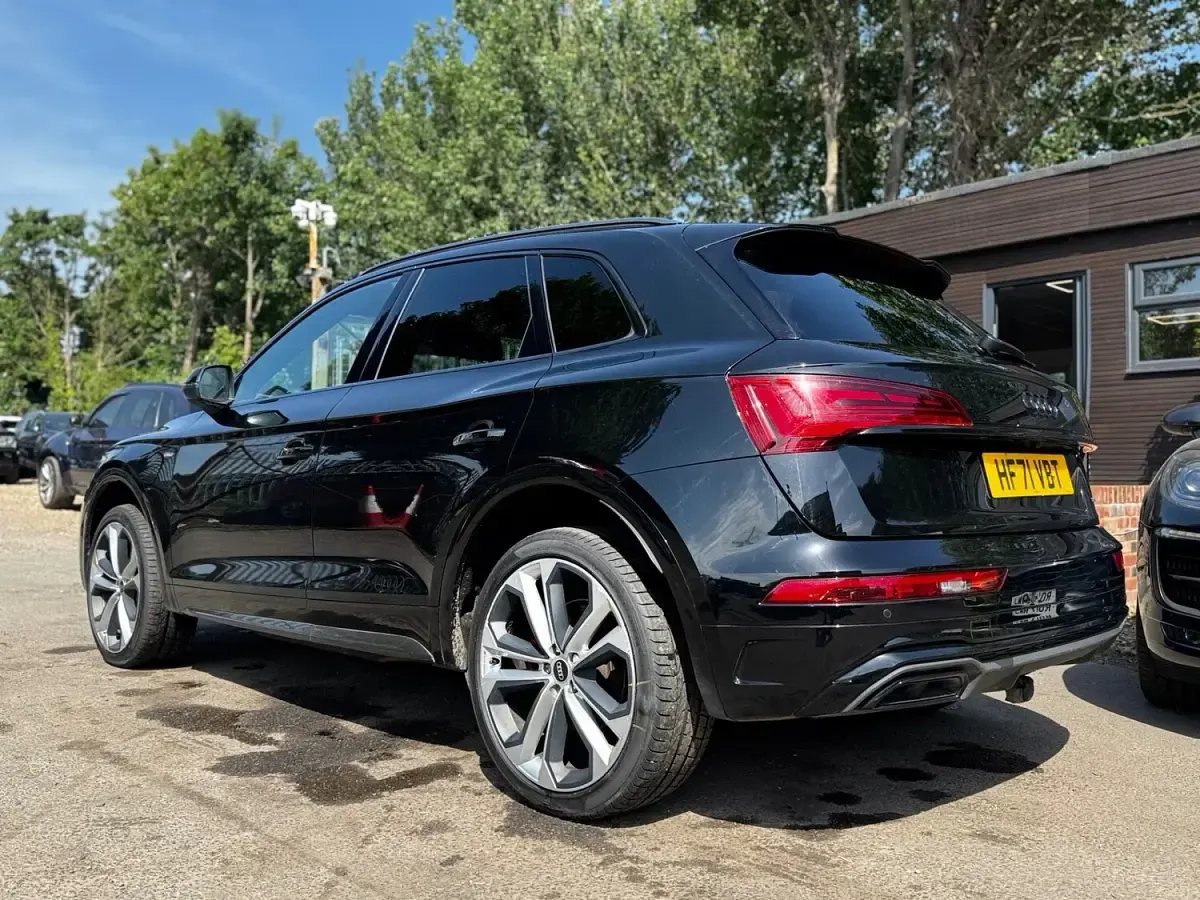 Used Audi Q5 Comfort 204 HP (150 kW) 2021 Black SUV