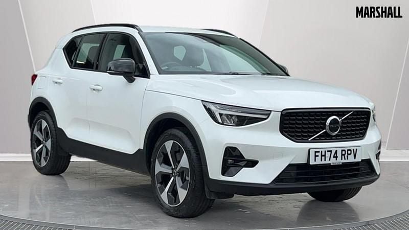 White Used 2025 Volvo XC40 Plus SUV | £34,621 (Fair price) - Image 1/1