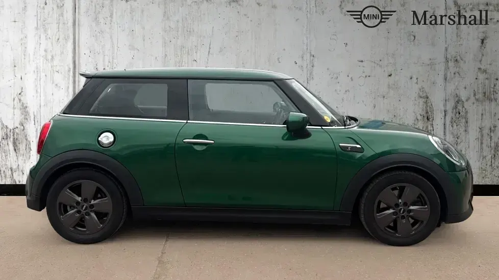 Second-hand Mini Cooper S Classic 178 CP (130 kW) 2022 Verde Hatchback