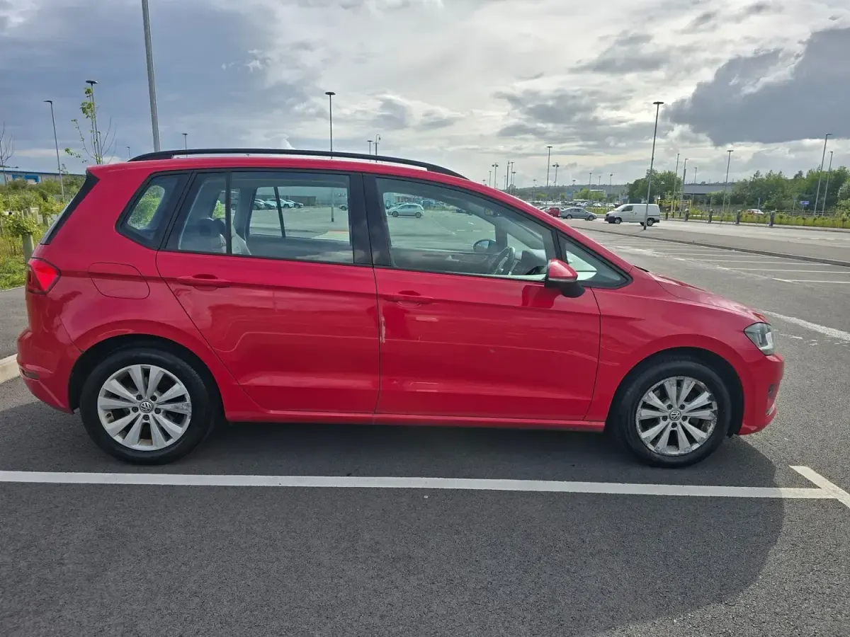Used VW Golf Sportsvan SE 2015 Red MPV