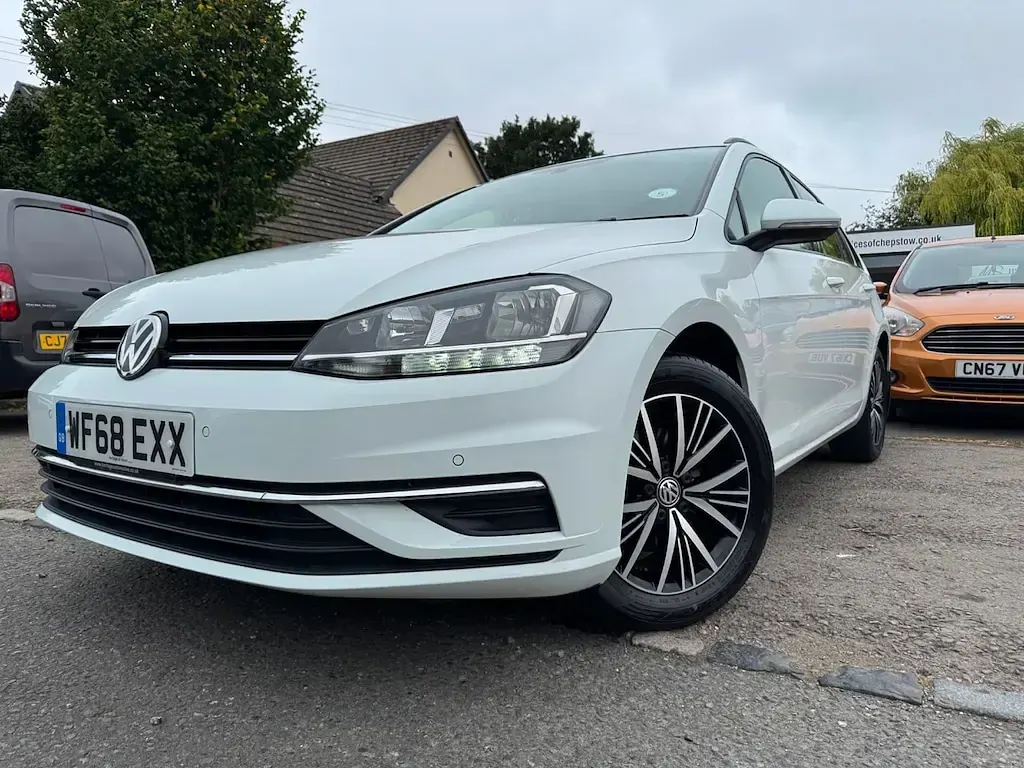 Used VW Golf VII SE 150 HP (110 kW) 2018 White Estate