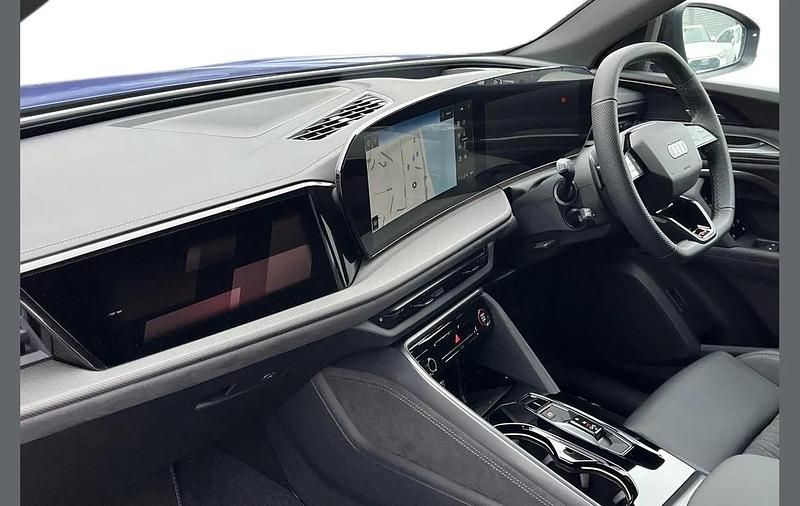 Used Audi Q5 Comfort 268 HP (197 kW) 2026 Blue SUV