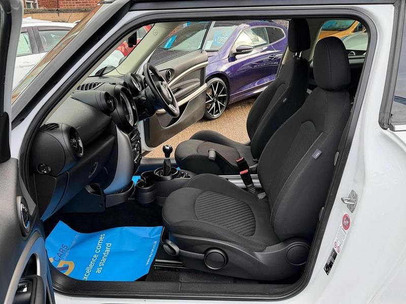 Used Mini Cooper Coupé 112 HP (82 kW) 2014 White Coupe