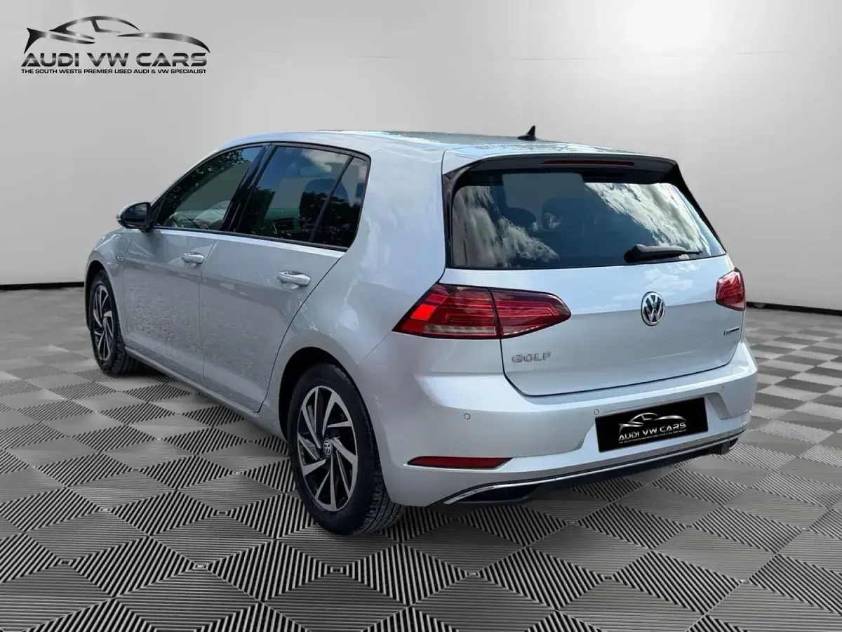 Used VW Golf VII Match 130 HP (95 kW) 2019 Silver Hatchback