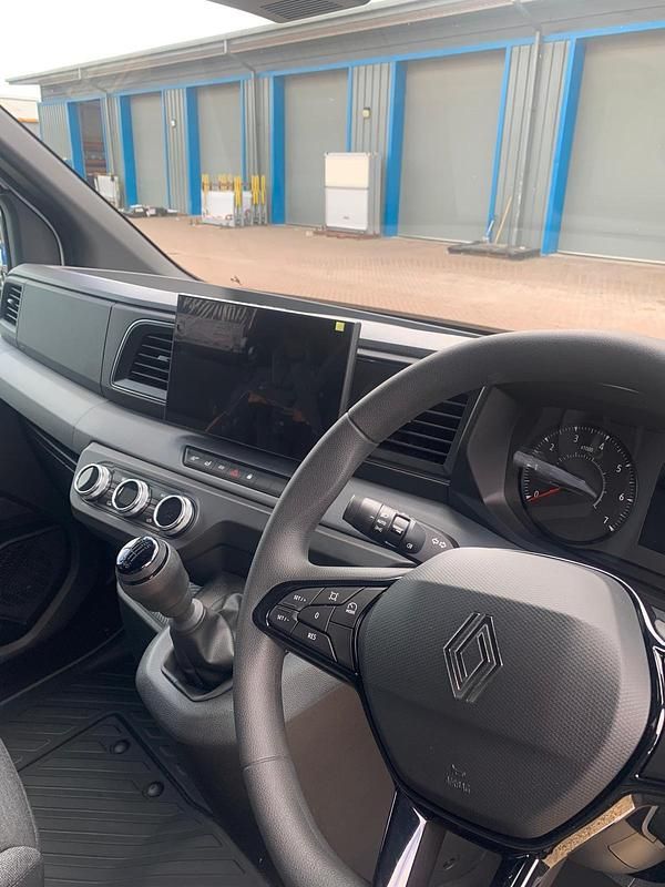 New Renault Master 150 HP (110 kW) 2026 White MPV