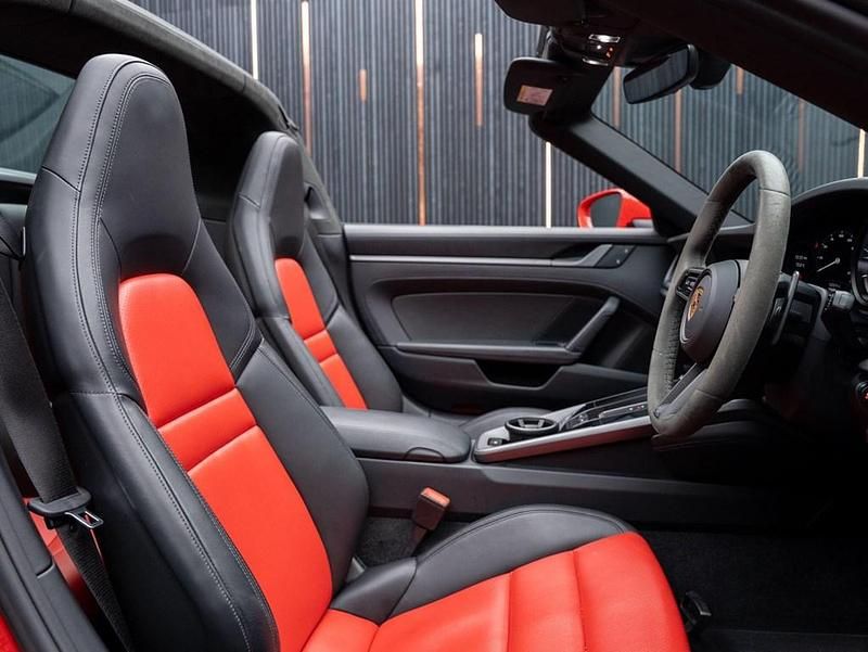 Usado Porsche 992 2022 Vermelho Cabrios