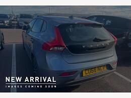 Used Volvo V40 Momentum 122 HP (89 kW) 2018 Blue Estate