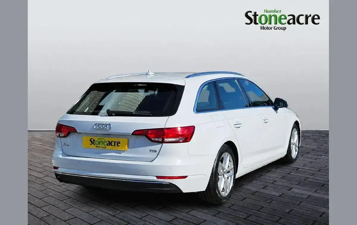 Used Audi A4 147 HP (108 kW) 2016 White Estate