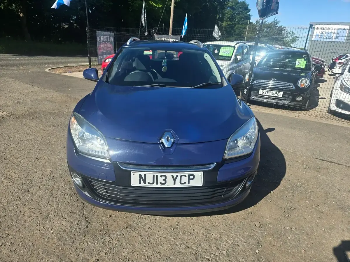 Used Renault Mégane GrandTour Expression+ 2013 Blue Estate