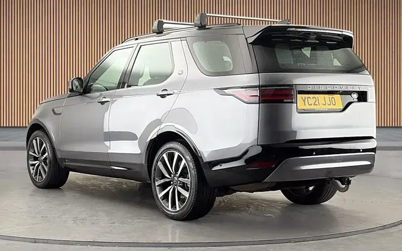 Used Land Rover Discovery 5 SE Dynamic 300 HP (220 kW) 2023 SUV