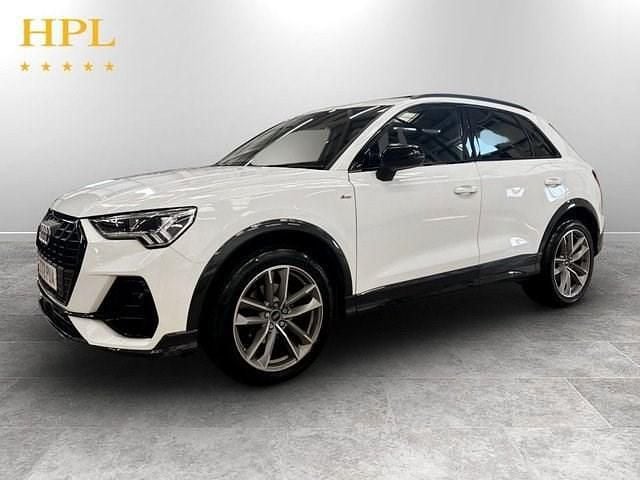Używany Audi Q3 Black Edition 150 KM (110 kW) 2022 Biały SUV