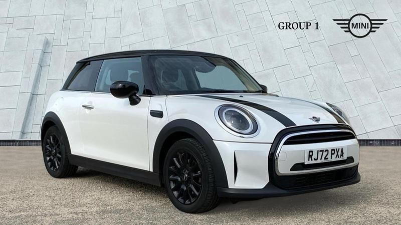 Used Mini Cooper Classic 136 HP (100 kW) 2022 White Hatchback