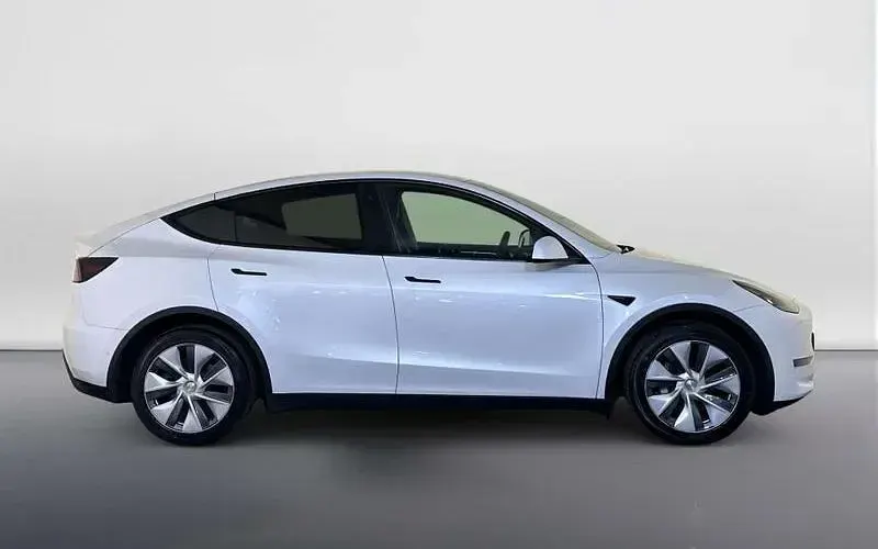 Used Tesla Model Y Long Range AWD 286 kW (389 HP) 2022 White SUV