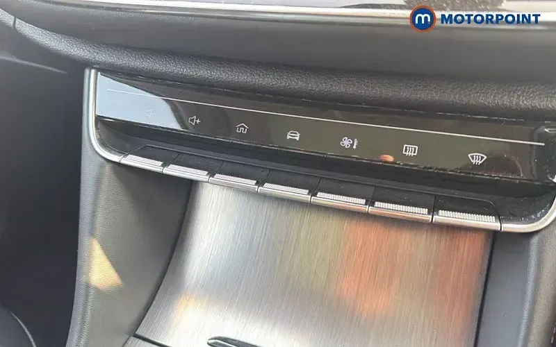 Used MG HS Exclusive 162 HP (119 kW) 2021 Red SUV