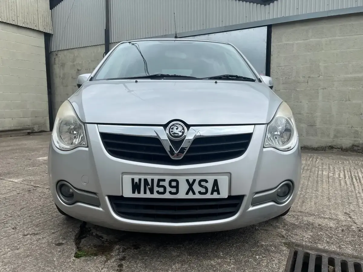 Used Vauxhall Agila Design Edition 85 HP (62 kW) 2009 Silver MPV