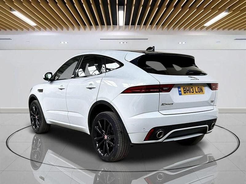 Begagnad Jaguar E-Pace R-Dynamic 200 HK (147 kW) 2019 Vit SUV
