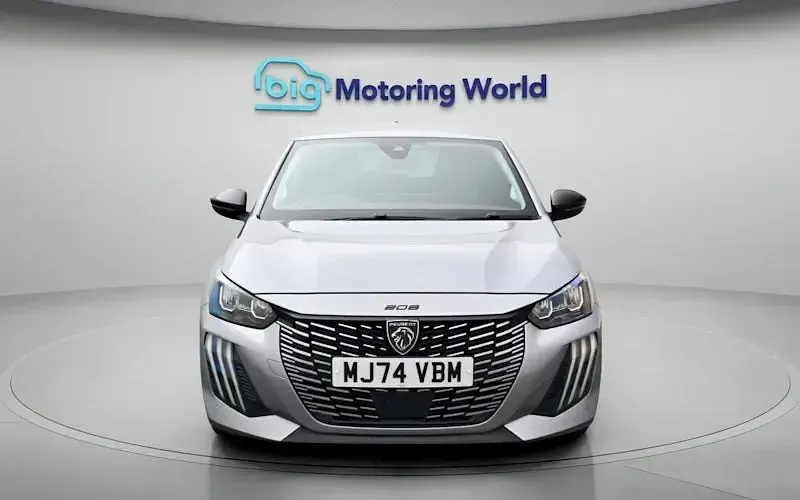 Used Peugeot 208 Allure 101 HP (74 kW) 2024 Grey Hatchback