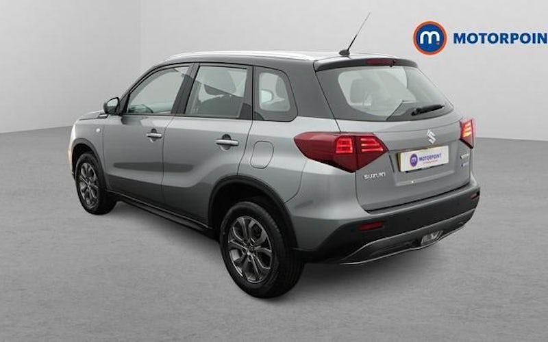Käytetty Suzuki Vitara SZ4 129 HP (94 kW) 2021 Harmaa Katumaasturi