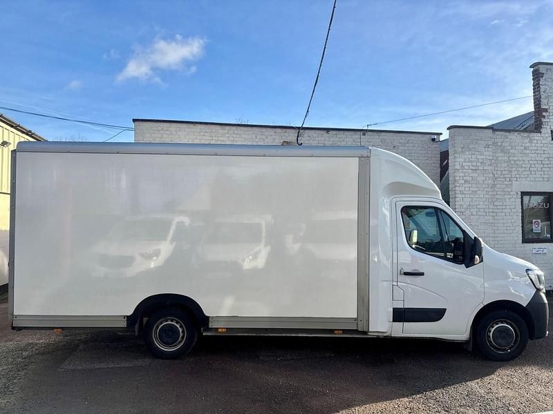Used Renault Master Business 2023 White MPV