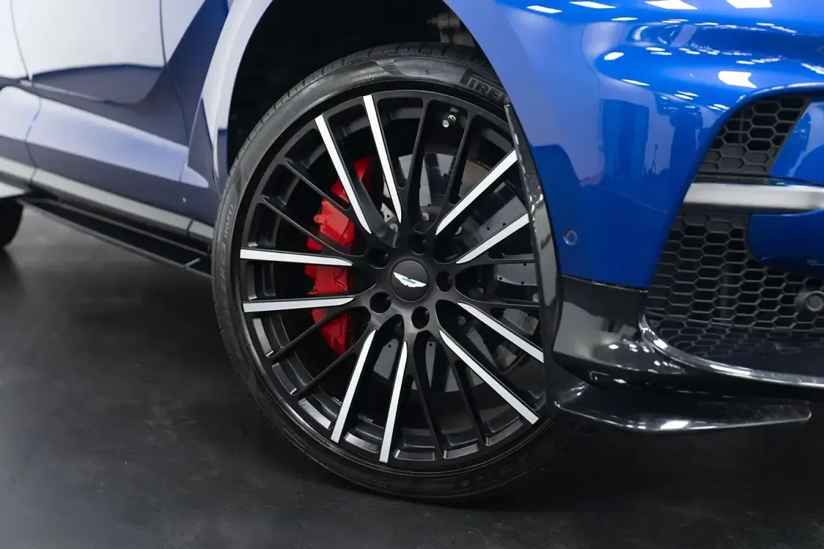 Used Aston Martin DBX 2023 Blue SUV