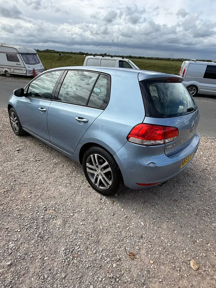 Usado VW Golf VI SE 140 HP (102 kW) 2009 Azul Citadino
