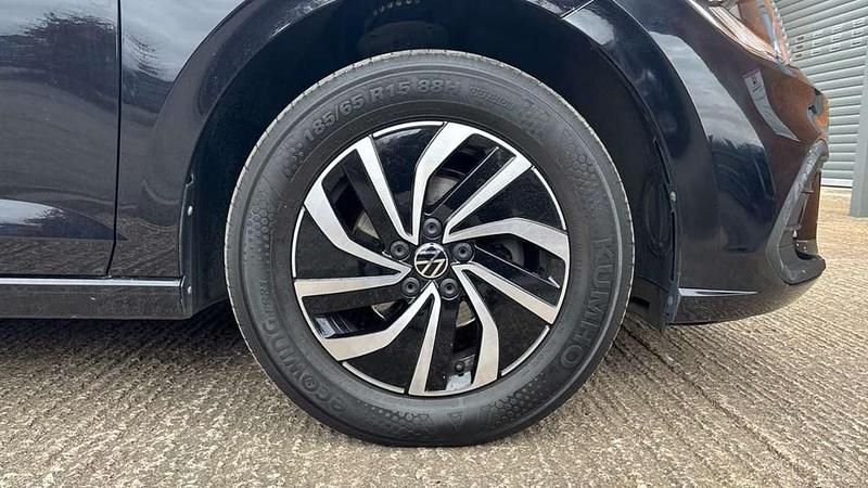 Used VW Polo Life 95 HP (69 kW) 2024 Black Hatchback