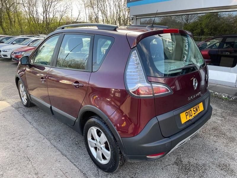 Używany Renault Scénic III Dynamique 110 KM (80 kW) 2013 Czerwony Minivan