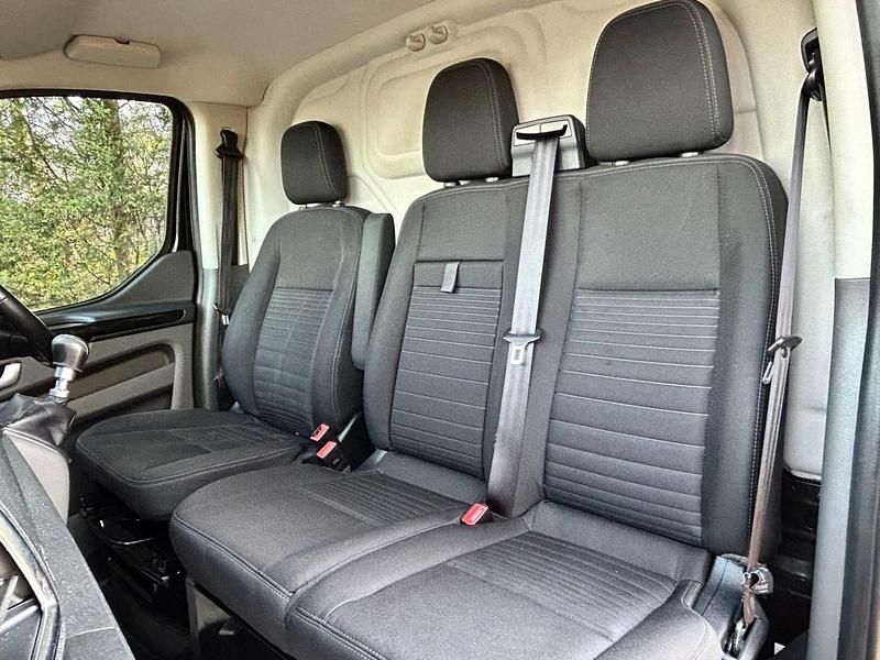Used Ford Transit Custom Limited 130 HP (95 kW) 2019 Black