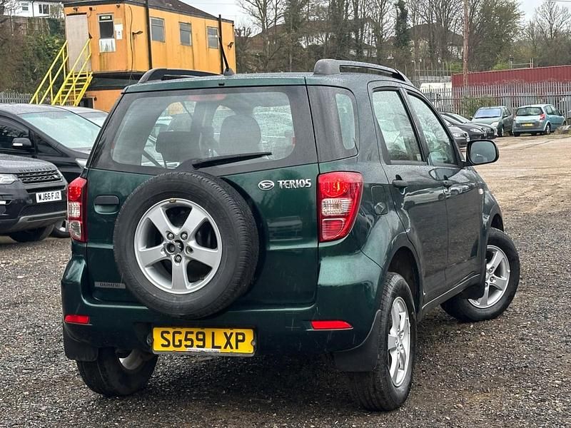 Used Daihatsu Terios 105 HP (77 kW) 2009 Green SUV