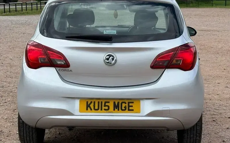 Used Vauxhall Corsa Design Edition 90 HP (66 kW) 2015 Silver Hatchback