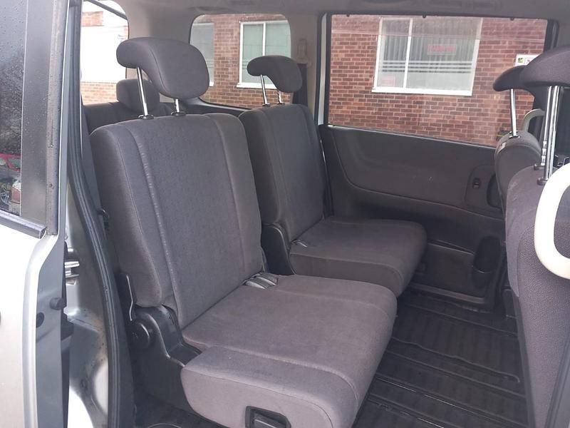 Used Nissan Serena 2007 Silver MPV