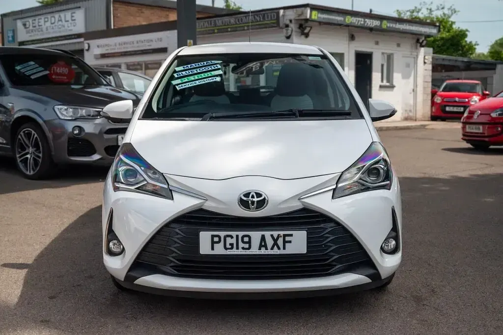 Used Toyota Yaris 2019 White Hatchback