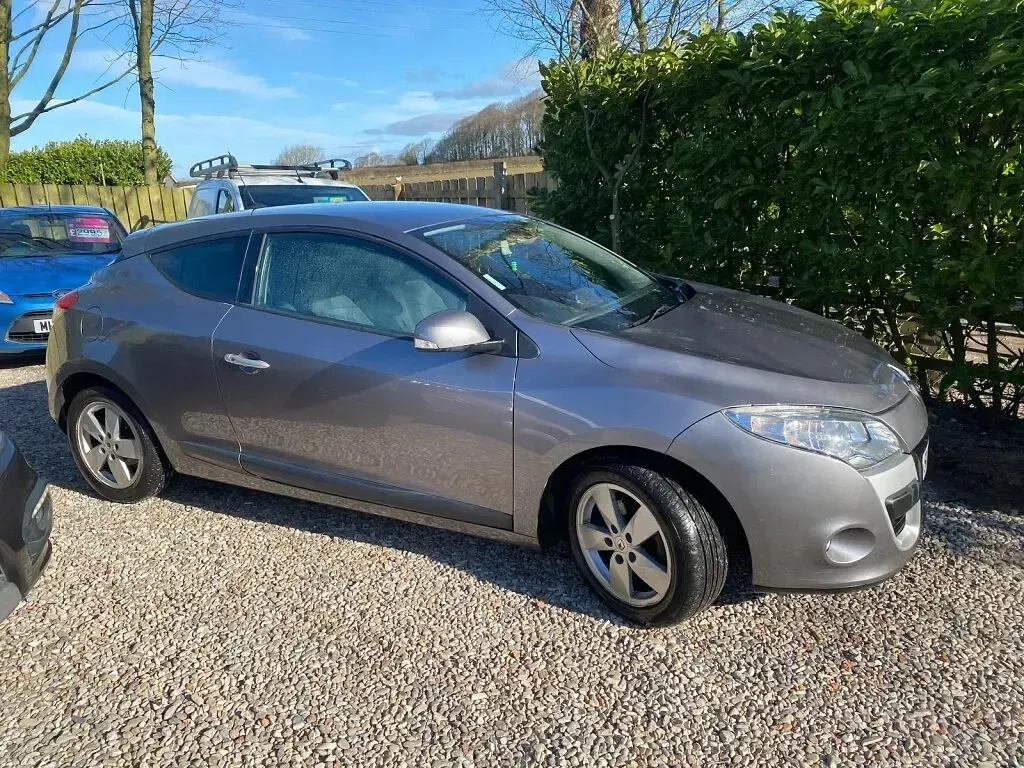 Used Renault Mégane Coupé Dynamique 110 HP (80 kW) 2011 Grey Coupe