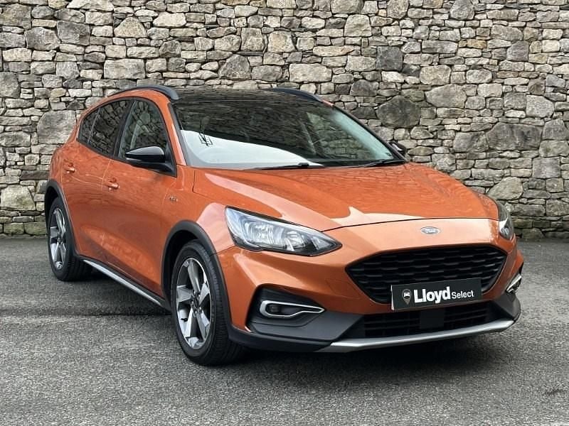 Used Ford Focus Active 125 HP (91 kW) 2019 Orange Hatchback