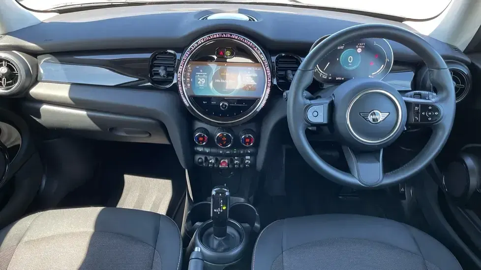 Used Mini Cooper Classic 134 HP (98 kW) 2023 Silver Hatchback