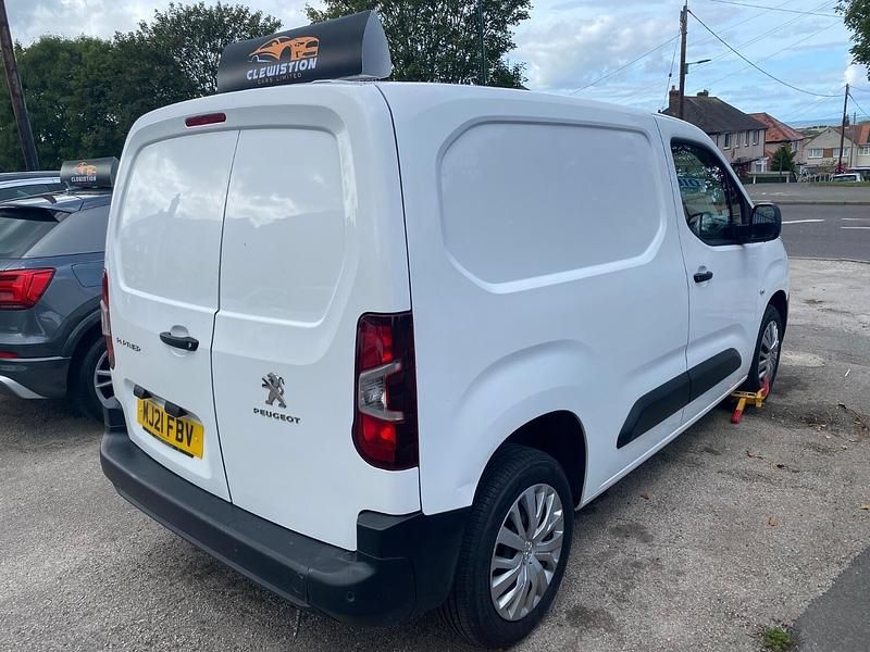 Used Peugeot Partner 2021 White MPV