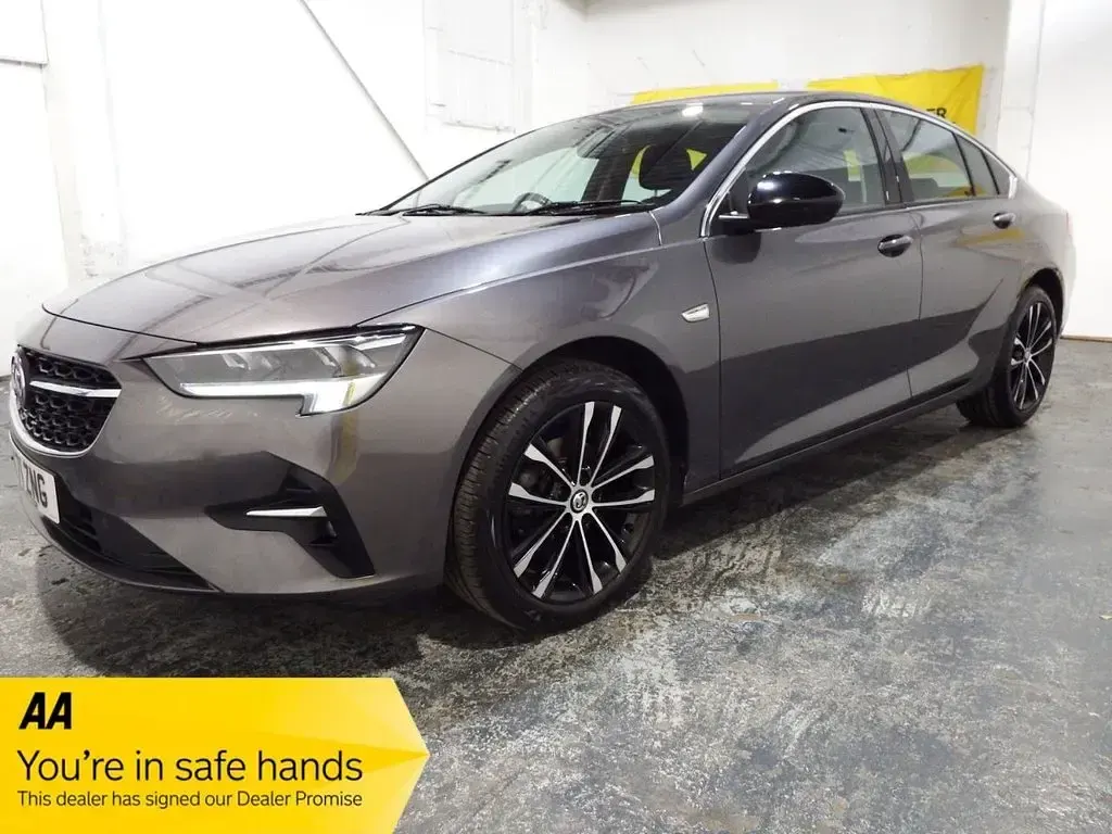 Used Vauxhall Insignia Edition 122 HP (89 kW) 2022 Grey Hatchback